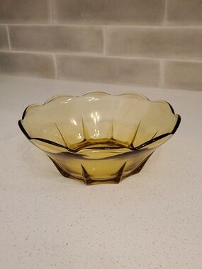 Anchor Hocking Vintage MCM Amber Honey Glass Scalloped Bowl